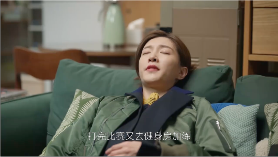 健身手套小还是大点好_健身手套选择大一点还是小一点_健身手套大点好还是小点好