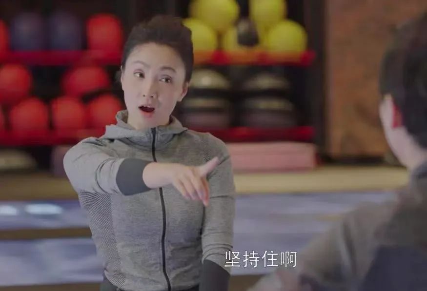 健身手套小还是大点好_健身手套选择大一点还是小一点_健身手套大点好还是小点好
