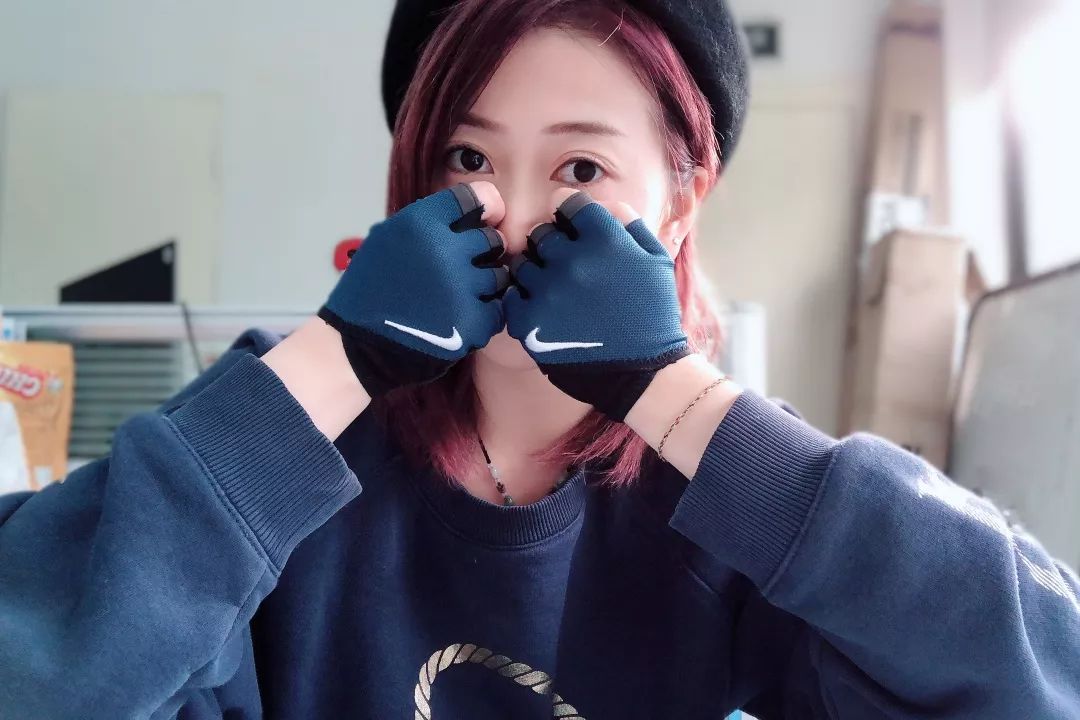 健身运动手套_健身手套半指_健身手套