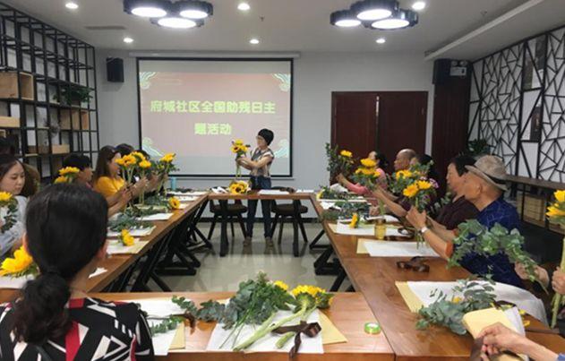 椅子练腿_感统训练单腿椅_感统训练单脚站立