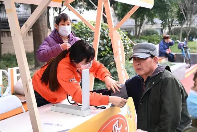 股四头肌训练椅_股四头肌训练椅注意事项_股四头肌训练椅安装视频