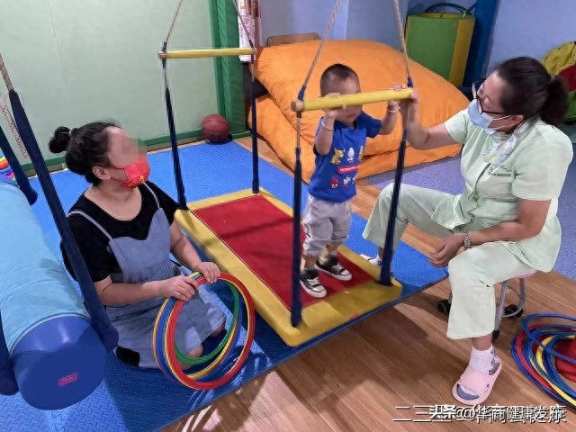 开yunapp体育官网入口下载手机版 从2岁不会站立到4岁学会奔跑 脑瘫男孩用3年康复创造“奇迹”