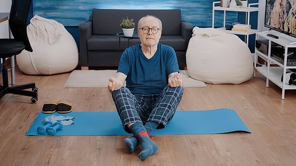 从地上站起不借助双手寿命评估_感统训练单腿椅_单腿站立平衡力测试