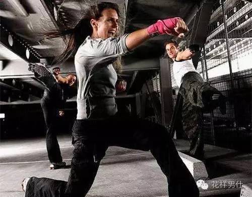 如何选择合适的健身手套_健身需要带手套吗_健身手套的重要性