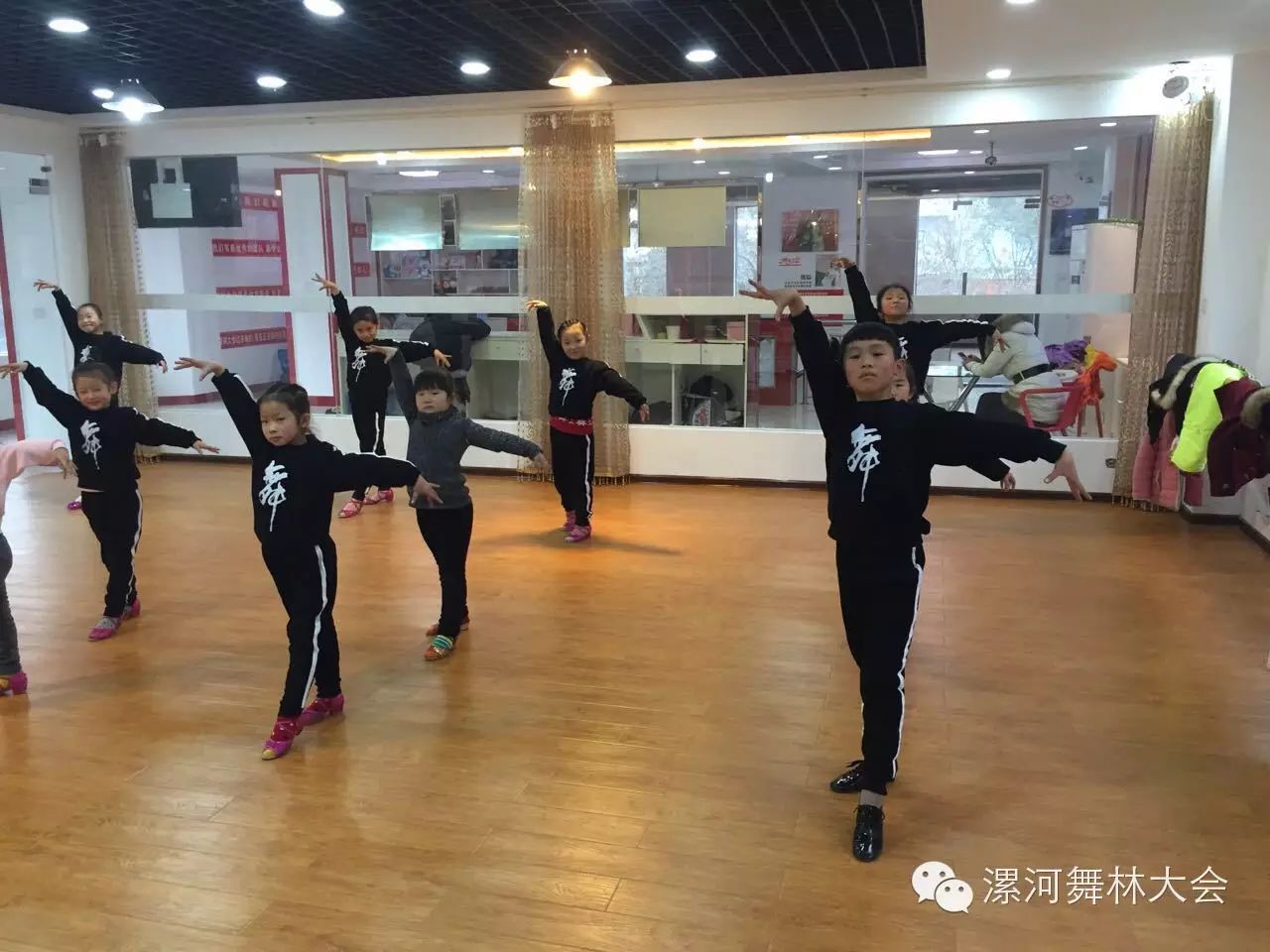 东方卫视春晚舞蹈_东方卫视舞林大会康康_东方卫视舞蹈