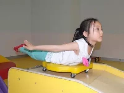 感统训练单腿椅_感统训练坐独角椅_椅子练腿