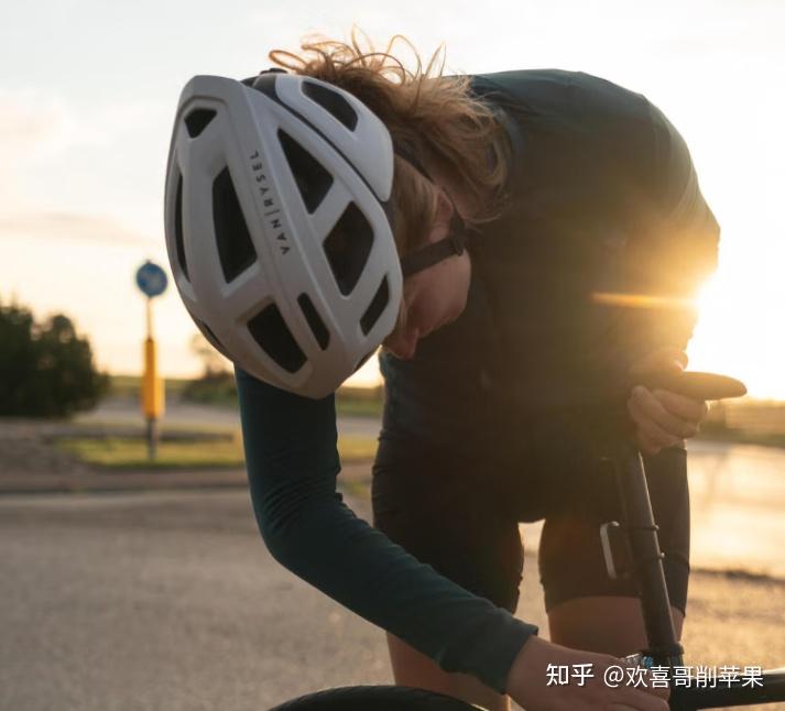 自行车头盔种类_自行车头盔选购攻略_骑行手套和健身手套