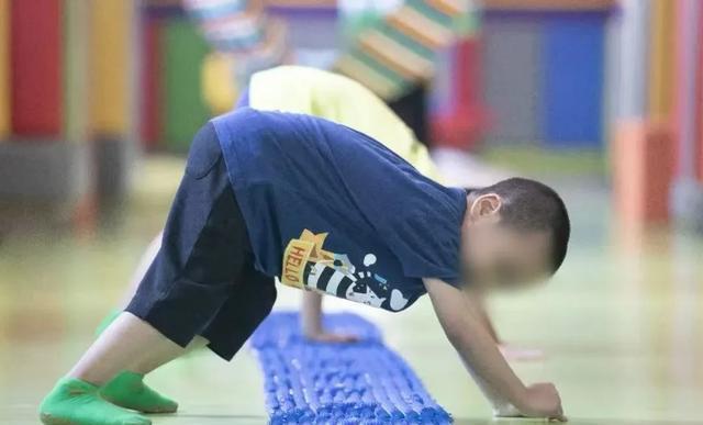 感统训练AI评估_感统训练单腿椅_感统训练VR脑电反馈