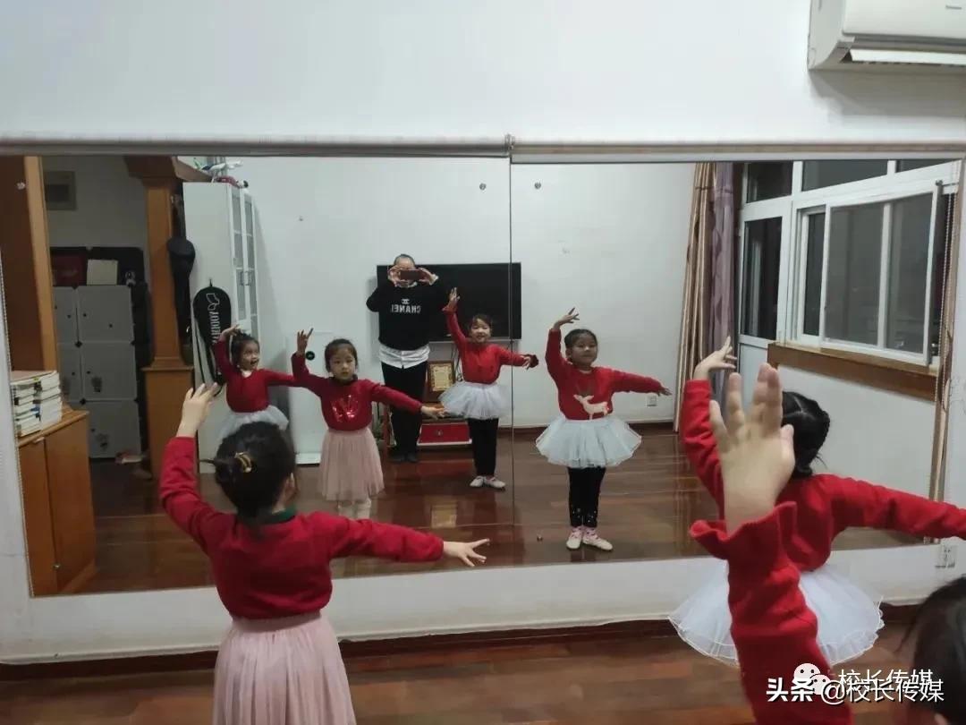 感统训练单脚站立_感统训练单腿椅_椅子练腿