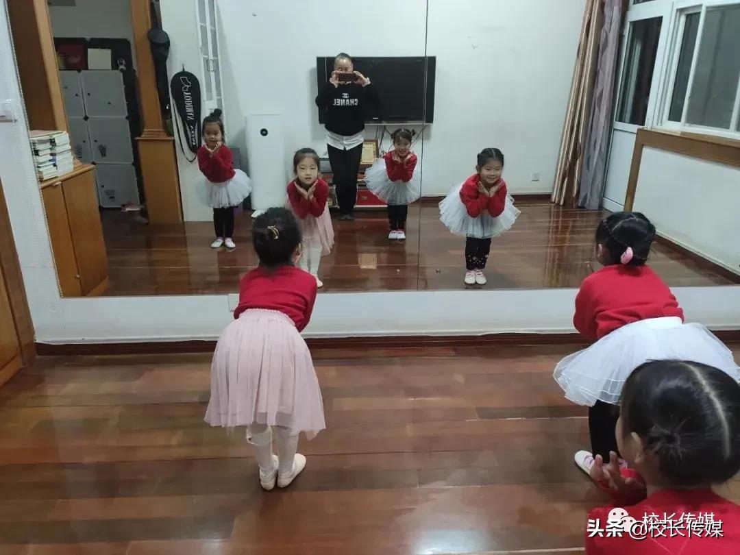 感统训练单腿椅_感统训练单脚站立_椅子练腿