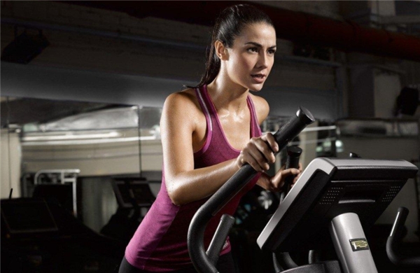 智能分析科学指导，亿健跑步机助力用户实现减肥计划！