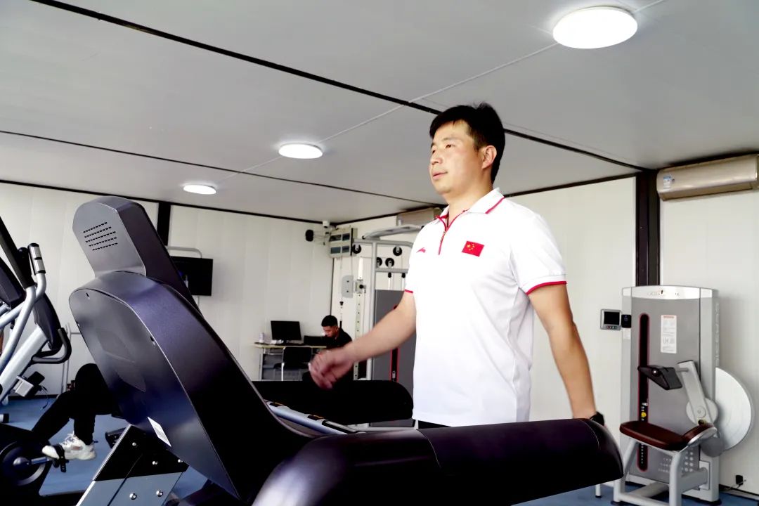 澳瑞特体育产业股份有限公司_电动跑步机什么牌子好_JS-5029商用电动智能跑步机