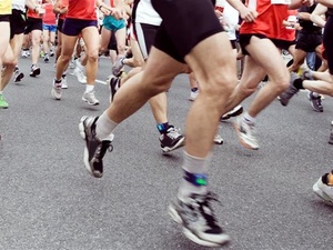 漫画 跑步每月跑多少合适