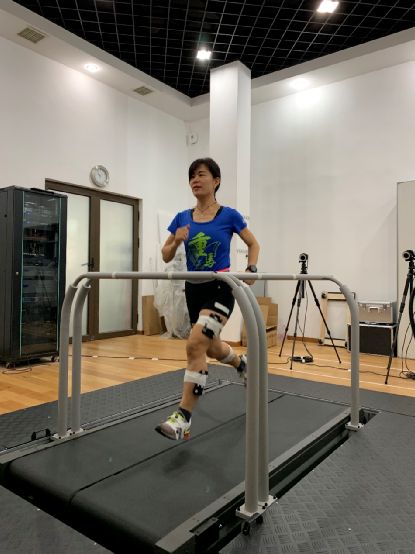 科技训练_运动科技装备_科比 反重力跑步机