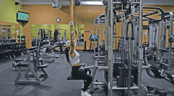 综合训练器 胸肌_有氧训练器械介绍_健身房器械种类