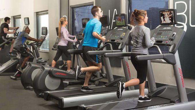 健身房器械种类_有氧训练器械介绍_综合训练器 胸肌